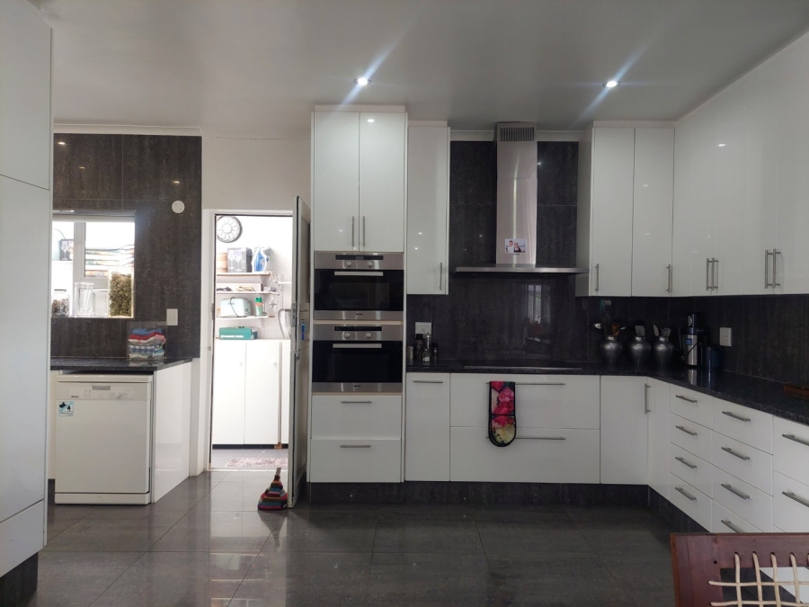 4 Bedroom Property for Sale in Stilbaai Wes Western Cape